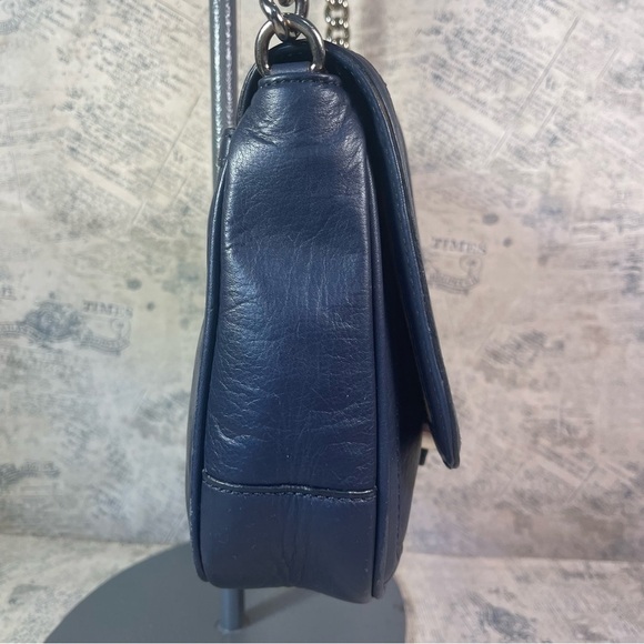 Banana Republic Navy Blue Cross Body Shoulder Bag Basket Weave Flap Closure - Picture 3 of 16